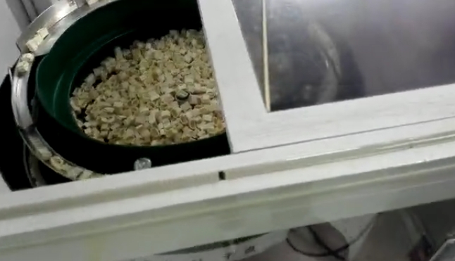 汽车线束连接器动装配机